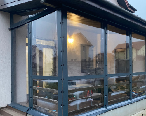 Веранда з Мʼякими вікнами