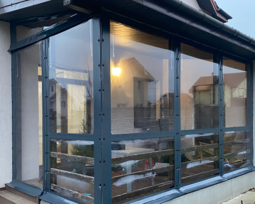 Веранда з Мʼякими вікнами