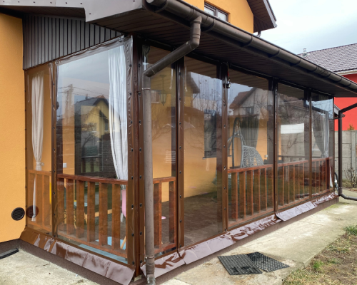 Веранда з Мʼякими вікнами