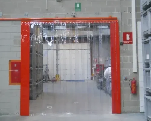 OCM-PVC-strip-curtain-warehouse-768x576